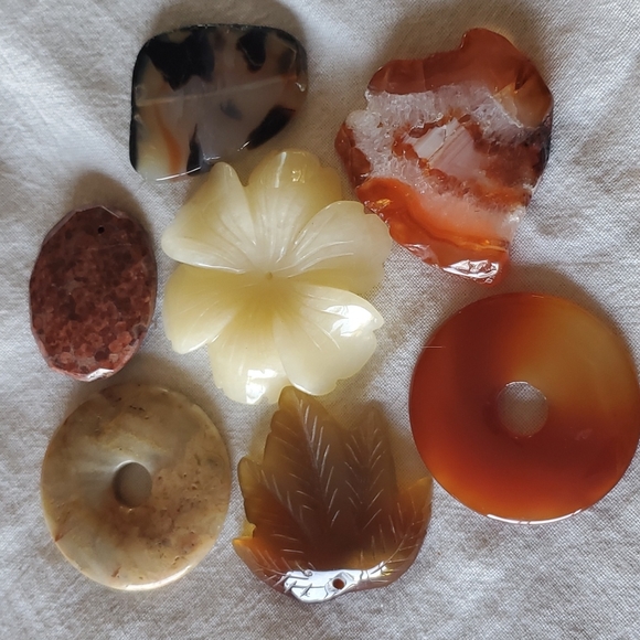 Assorted gemstone pendants DESTASH - Picture 1 of 8